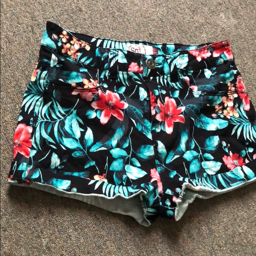 Hawaiian shorts